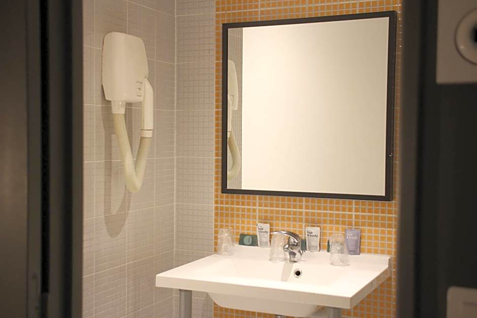 Orly Superior Hotel