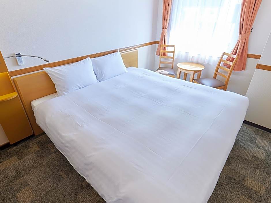 Toyoko Inn Shin-takaoka-eki Shinkansen Minami-guchi