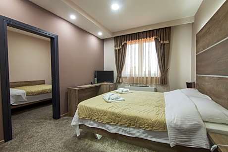 Classic Quadruple Room