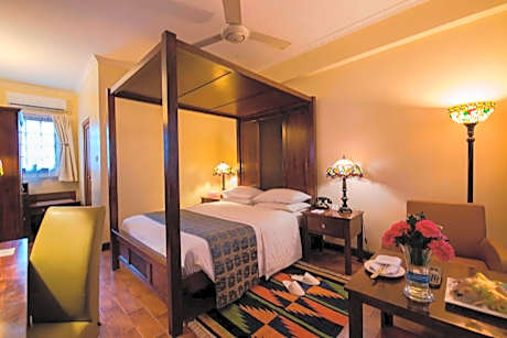 Guest room, 1 Queen, Garden View