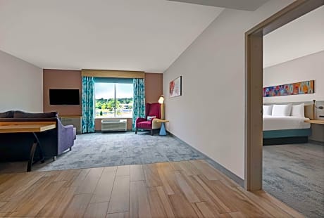 1 King Suite Hearing Accessible 1.5 Bath
