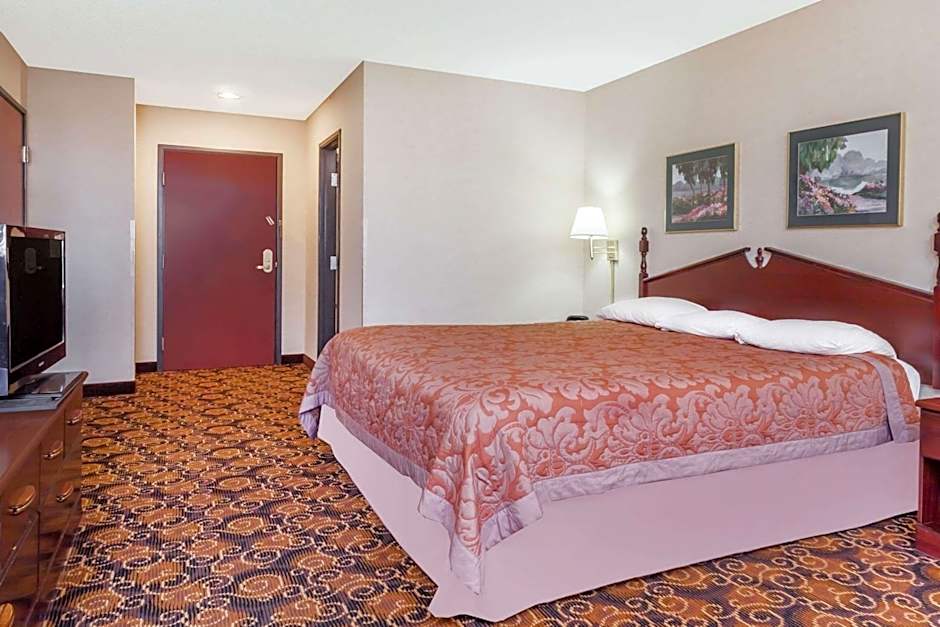 Super 8 by Wyndham Evansville North