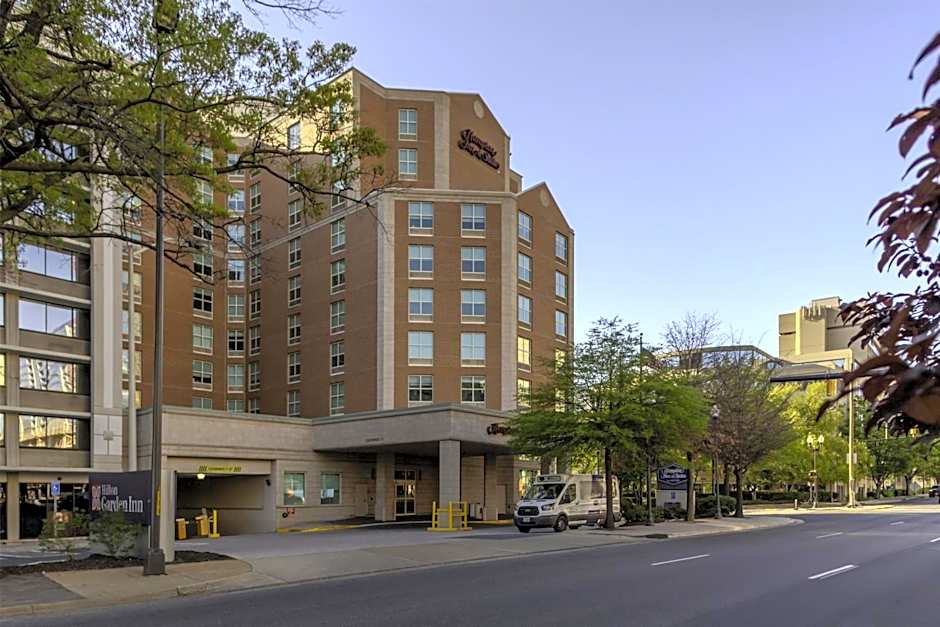 Hampton Inn By Hilton & Suites Arlington Crystal City DCA