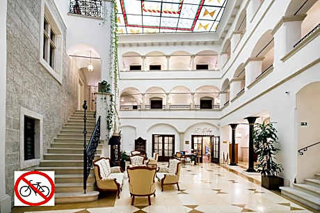 Arcadia Boutique Hotel