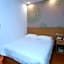 GreenTree Inn Zhejiang Ningbo South Railway Station Express Hotel