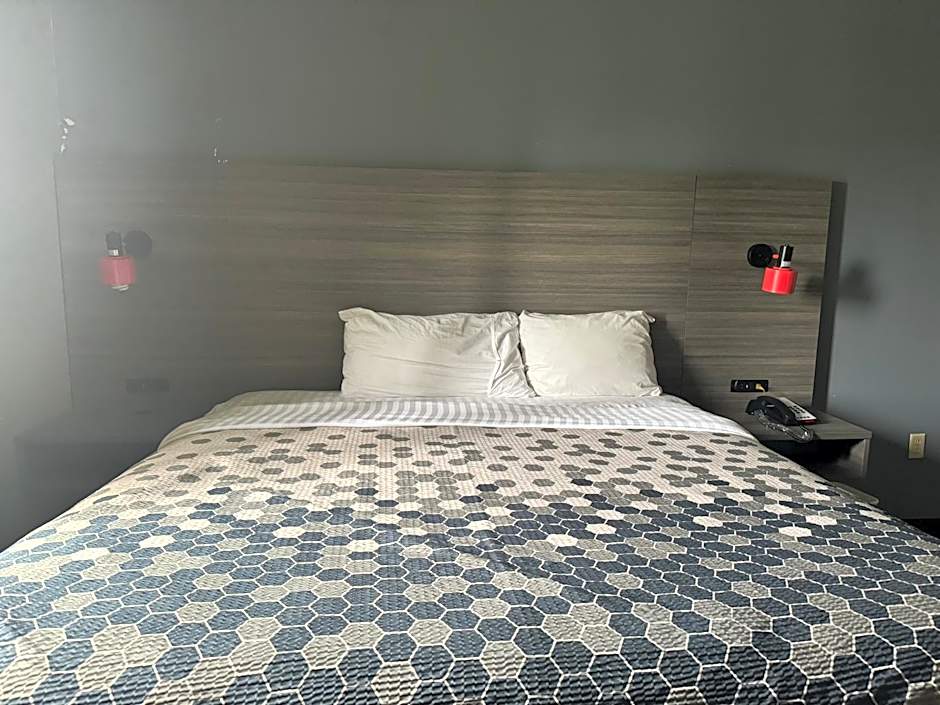 Econo Lodge Inn & Suites North Little Rock