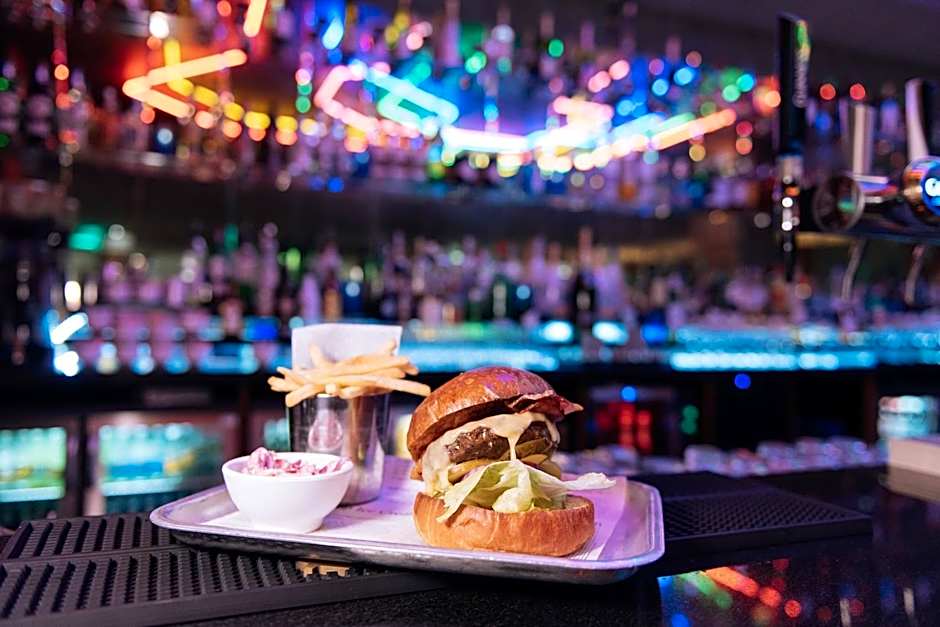 Renaissance by Marriott London Heathrow Hotel