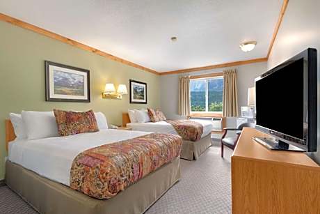 Two Queen Beds - Non-Smoking - Ground Floor (Pet Friendly)