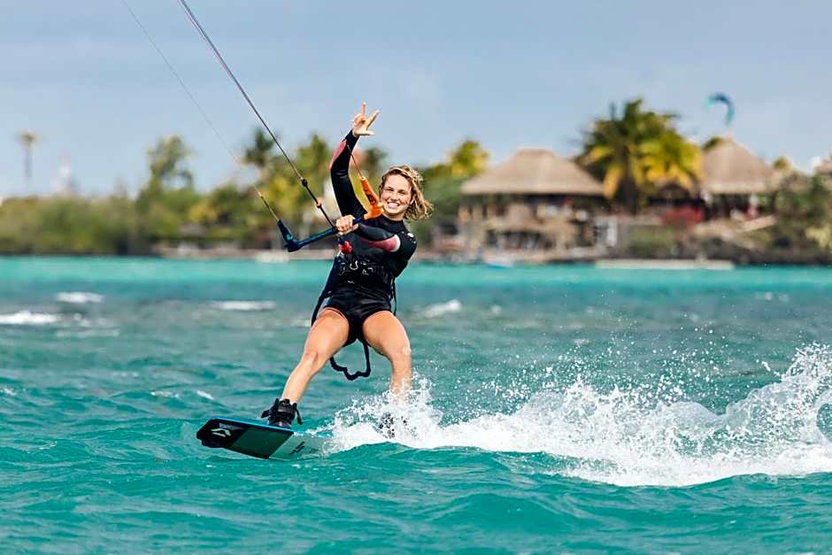 Lagoon Attitude (Adults Only)