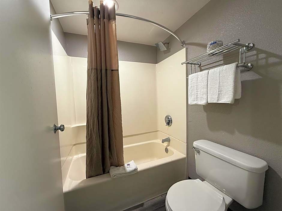 Motel 6-Tacoma, WA - South