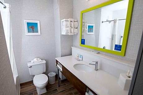 1 King Hearing Accessible Nosmok