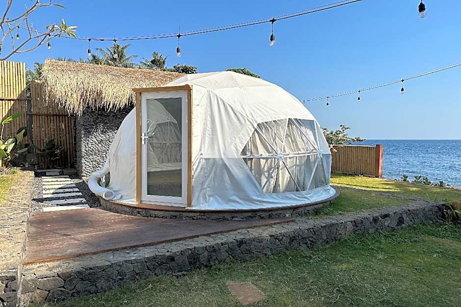 Glamping @ Pebbles & Fins