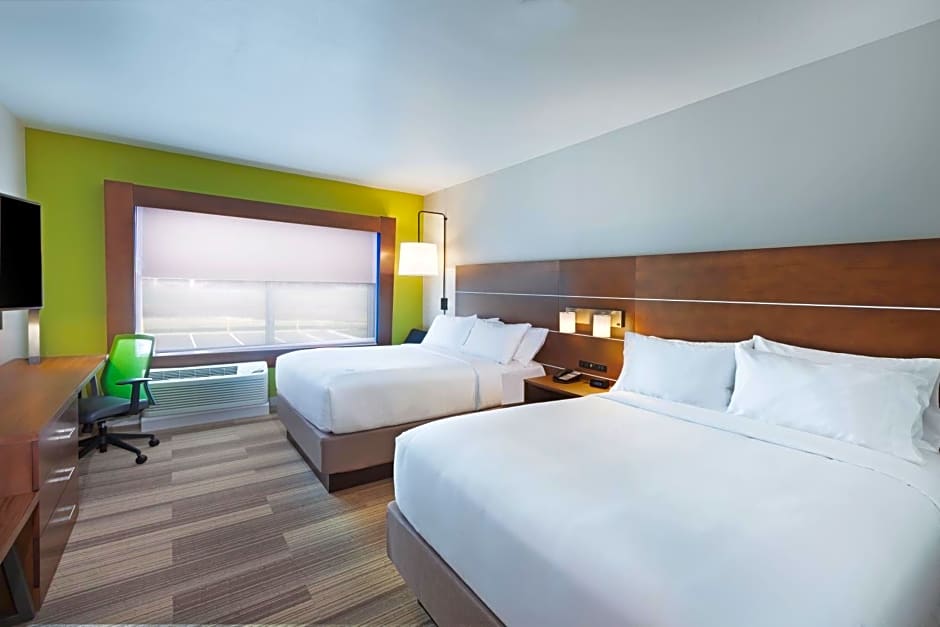 Holiday Inn Express and Suites Chanute By IHG