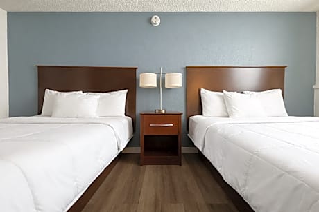 Two Queen Beds - No Pets