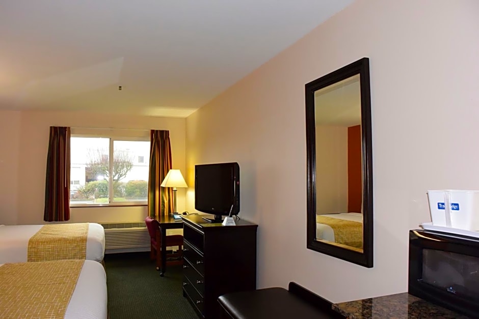 Travelodge Suites by Wyndham Newberg 