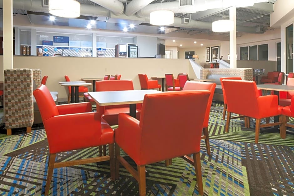 Holiday Inn Express North Myrtle Beach - Little River, an IHG Hotel