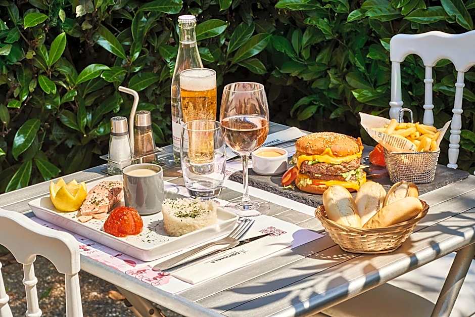 The Originals City Hotel La Verriere-Yvelines