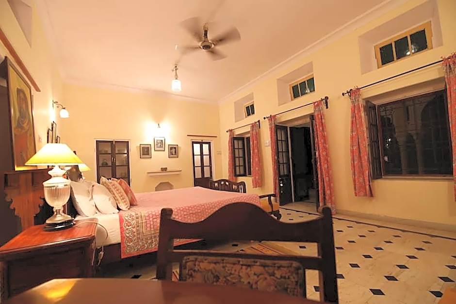 Roop Niwas Kothi Hotel