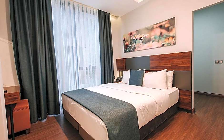 Photo 1 of 3 of Executive Suite, Balcony