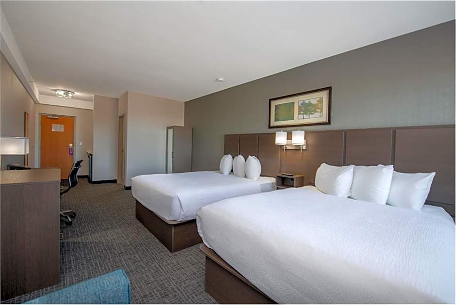 Coast Lethbridge Hotel & Conference Centre