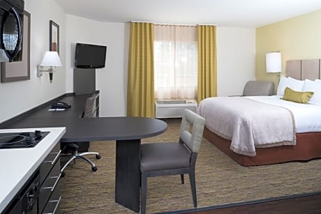 Queen Studio Suite