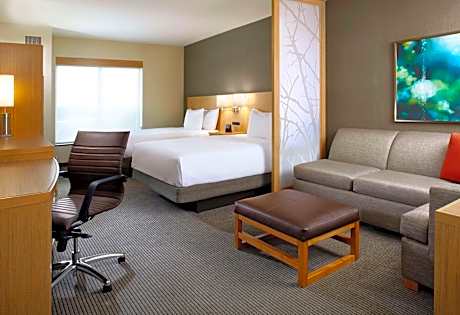 Queen Room with Two Queen Beds and Roll-In Shower - Disability Access