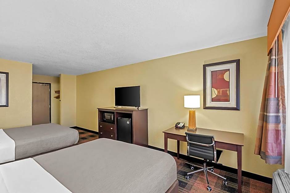 Quality Inn & Suites Des Moines Airport