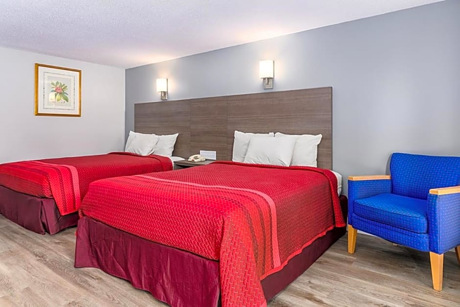 Captains Quarters Motel & Conference Center