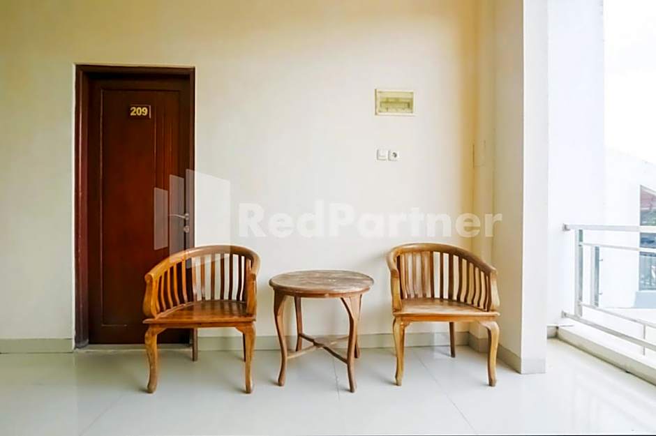 D'Waru Homestay Syariah near Jl Slamet Riyadi Mitra RedDoorz