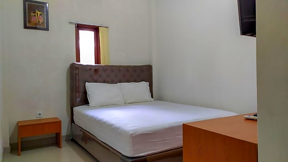 Omah Leren Mitra RedDoorz near Gembiraloka Zoo Yogyakarta