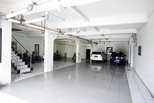 Urbanview Hotel Sayang Makassar