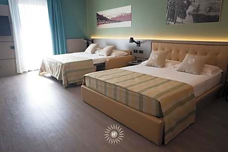 Deluxe Triple Room with Front Lake View