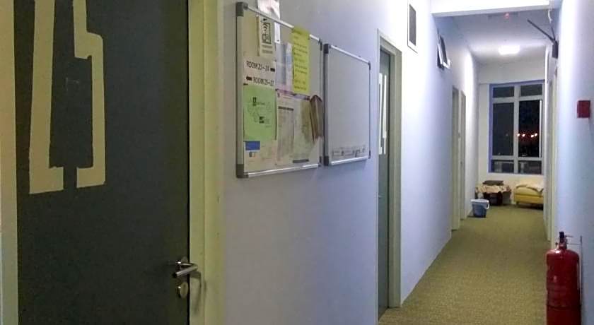 Moon Eleven Hostel Airport Transit - KLIA