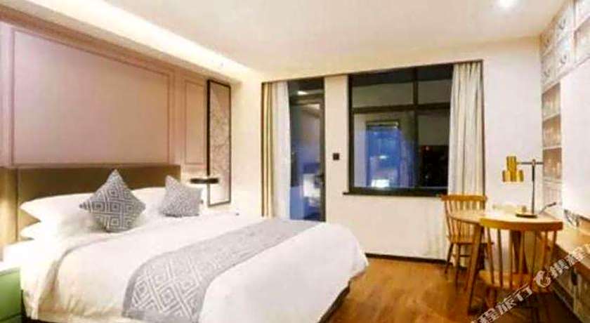 GEM Hotel Ningbo Jiangbei District Hongtang Haide Square