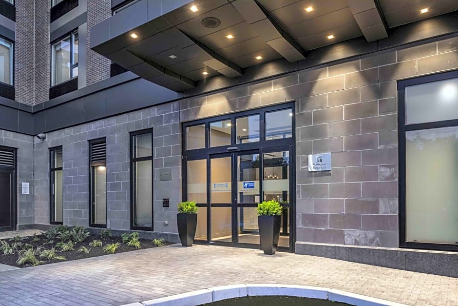 Holiday Inn Express Boston Logan Airport - Revere By IHG
