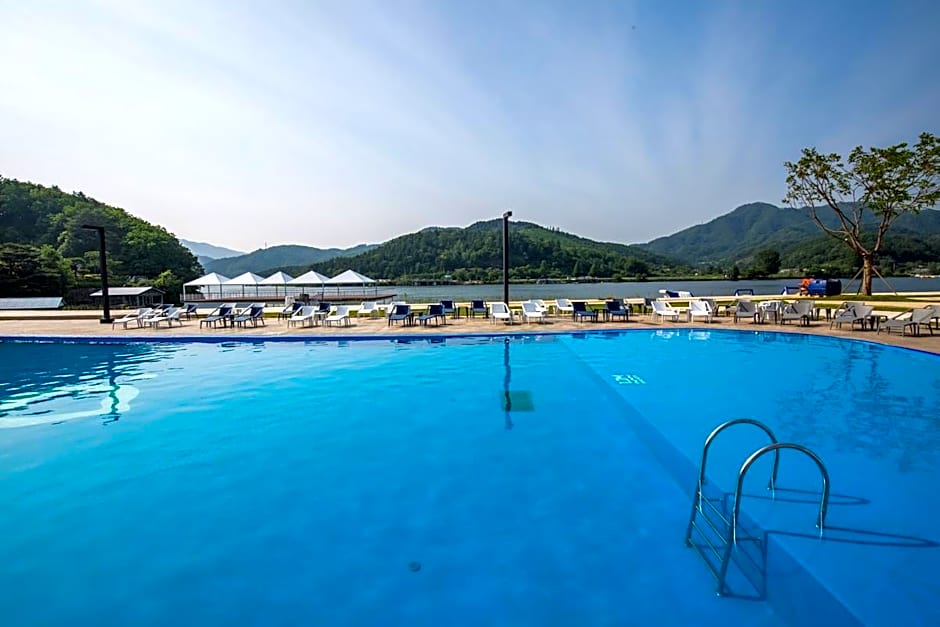 Parotia waterhouse hotel