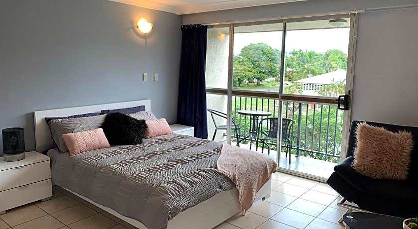 Cairns Holiday Lodge