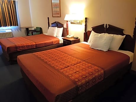 Queen Room with Two Queen Beds Non Smoking