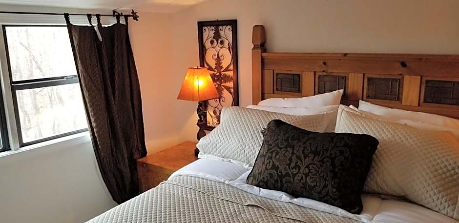 Lily Creek Lodge