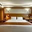 Weston Suites Hotel