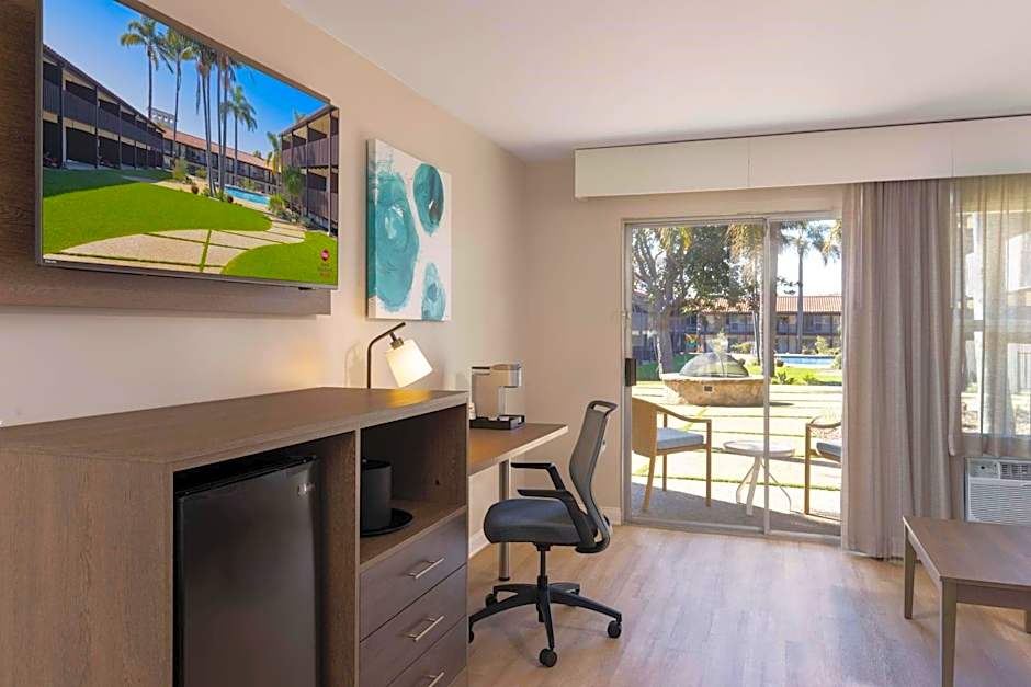 Best Western Plus Pepper Tree Inn