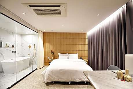 Large Double Room