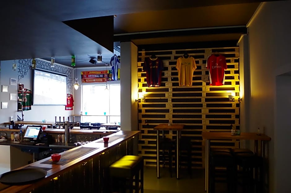 Spoton Hostel & Sportsbar