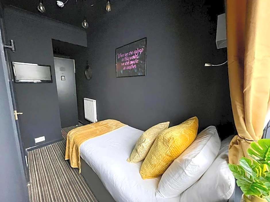 Blue Skye Guest House 8