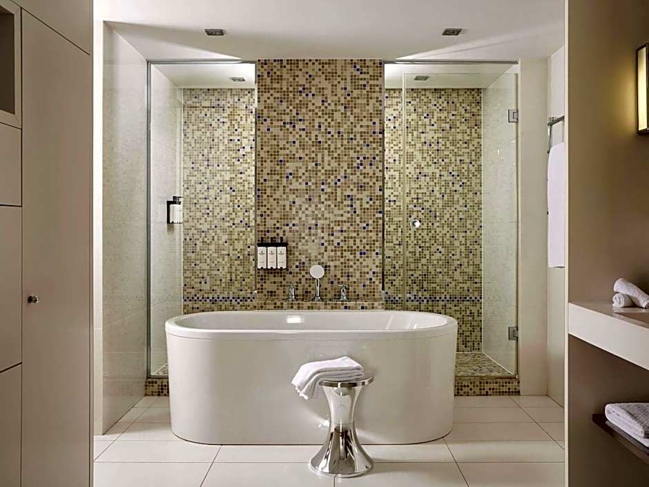 Sofitel Paris-Arc De Triomphe