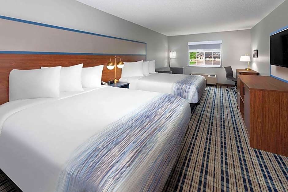 AmericInn by Wyndham Eagle River Downtown