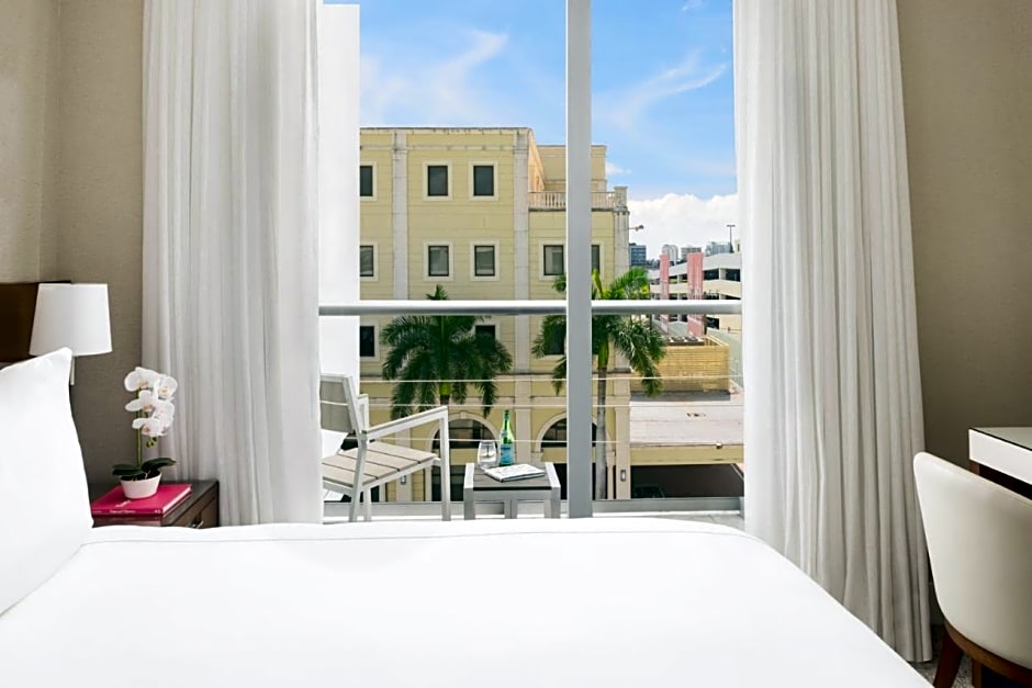 Altair Bay Harbor Hotel