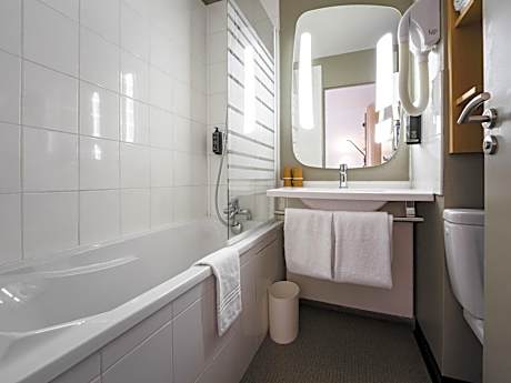 Standard Room with Double Bed and Twin Beds