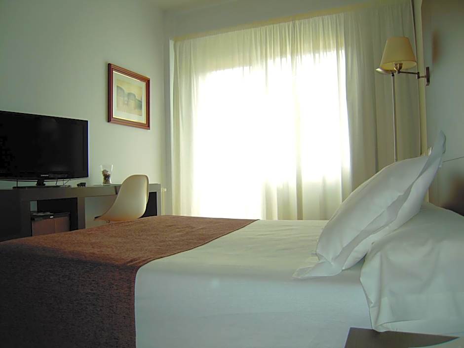 Photo 1 of 8 of Triple Room