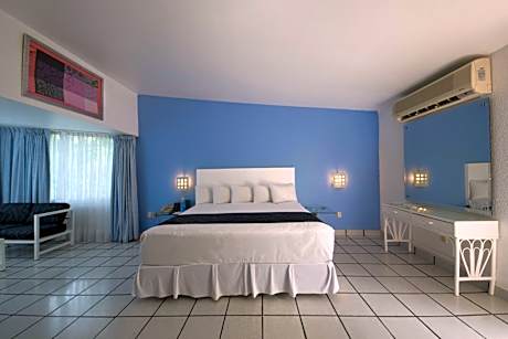 Honeymoon Suite